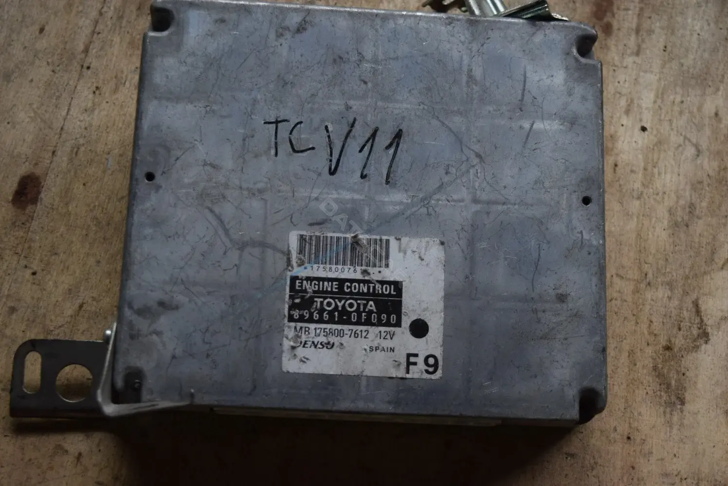 Блок управления двигателем 896610F090, MB1758007612