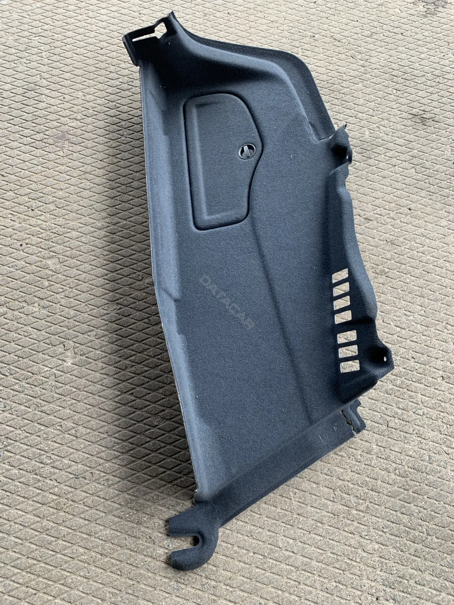 Обшивка багажника 4G5863887