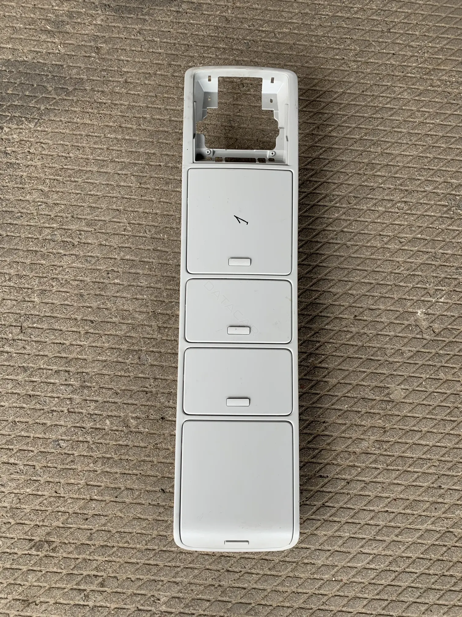 Бардачок 5M0868403
