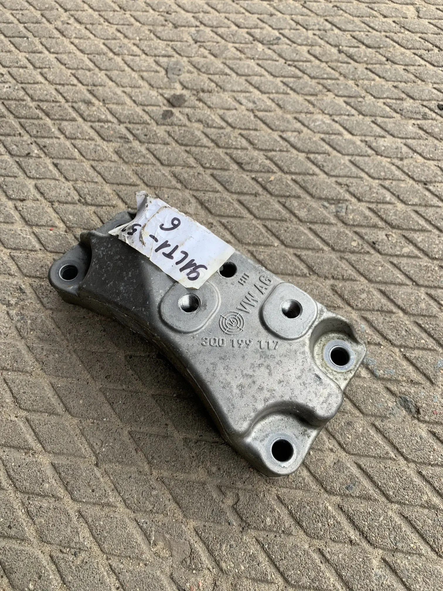 Подушка КПП 3Q0199117