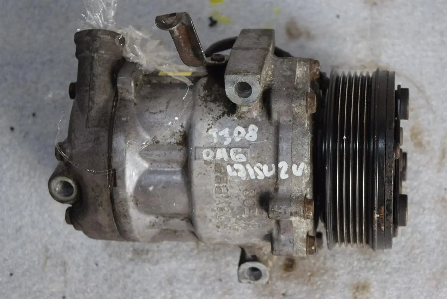 Компрессор кондиционера SD6V12