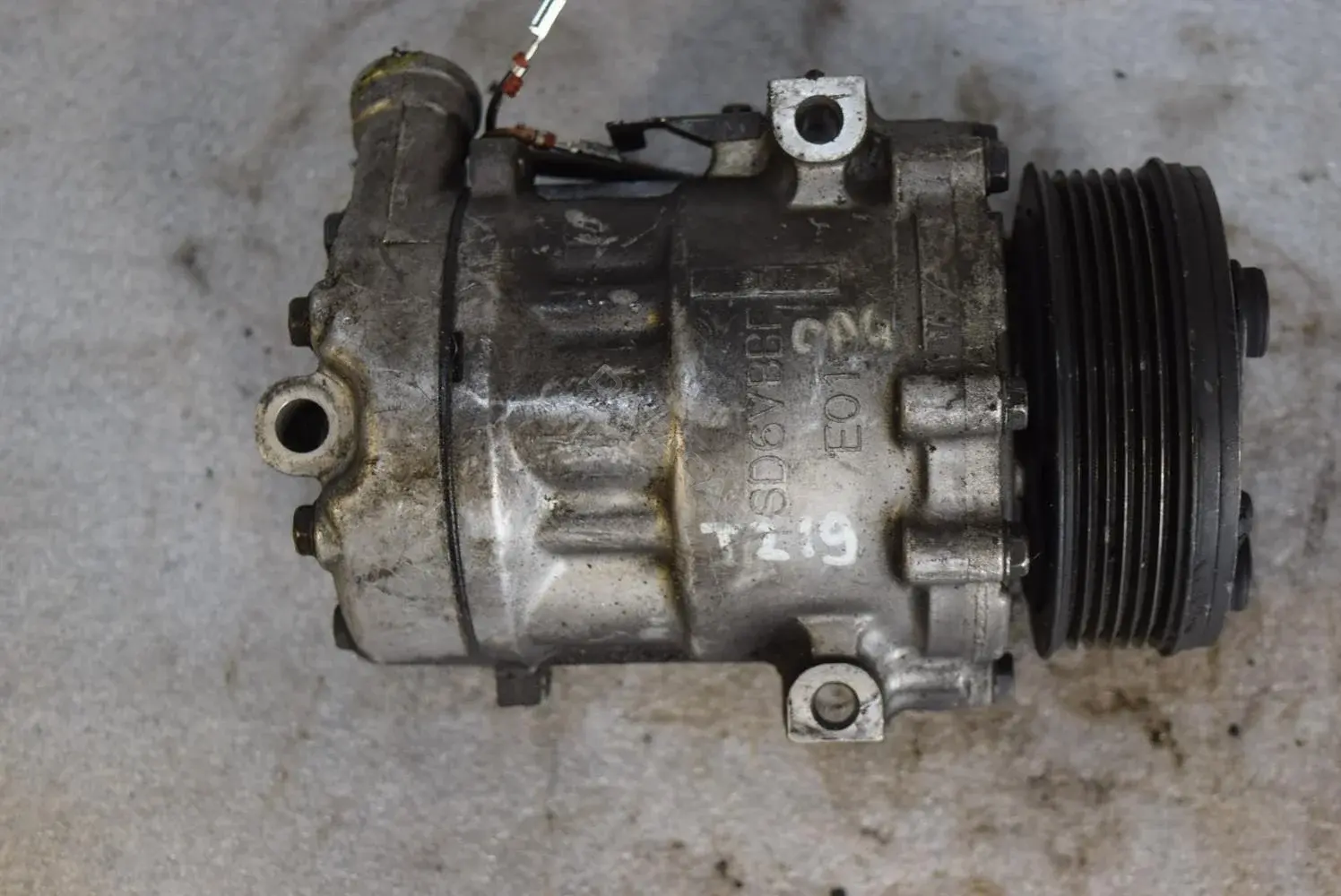 Компрессор кондиционера SD6V12