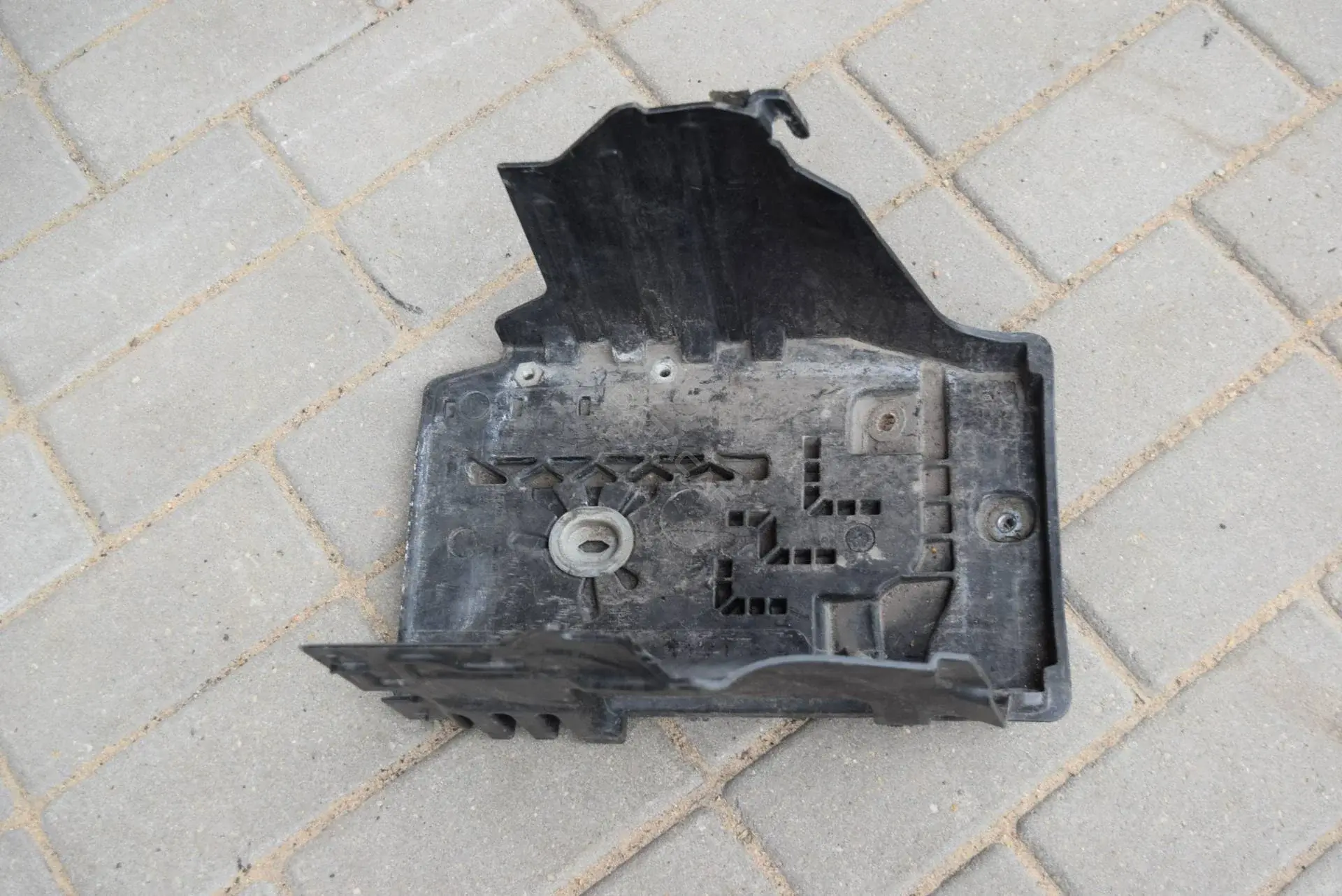 Полка аккумулятора 31294785
