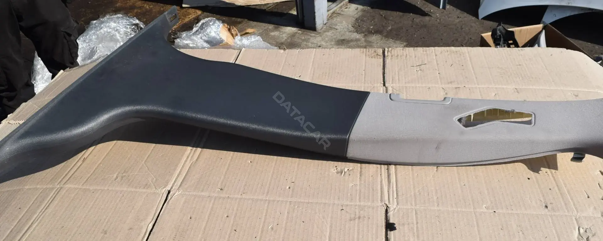 Обшивка стойки центральной 7S-1086-2