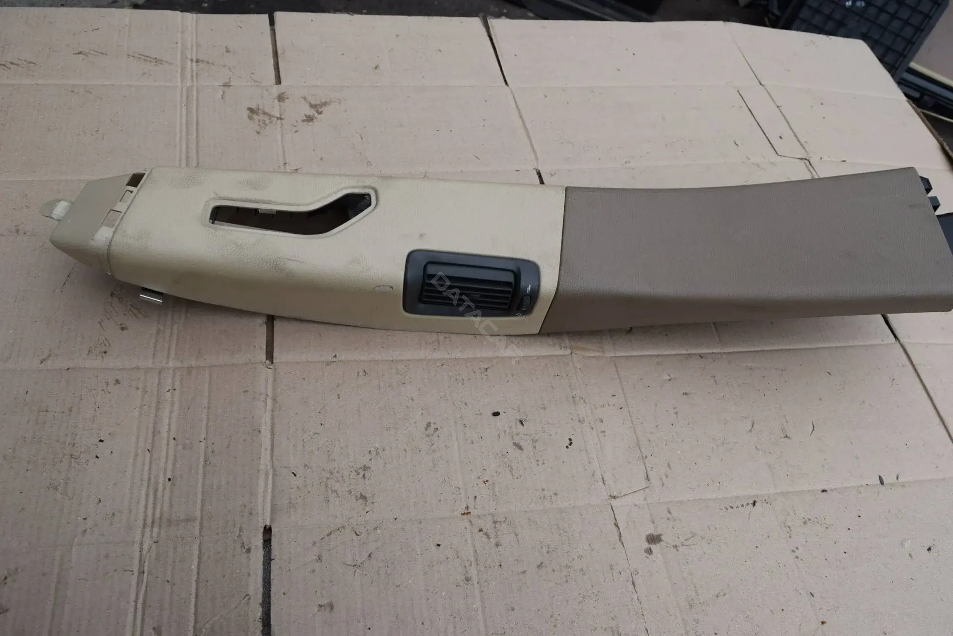 Обшивка стойки центральной M43-1086-1