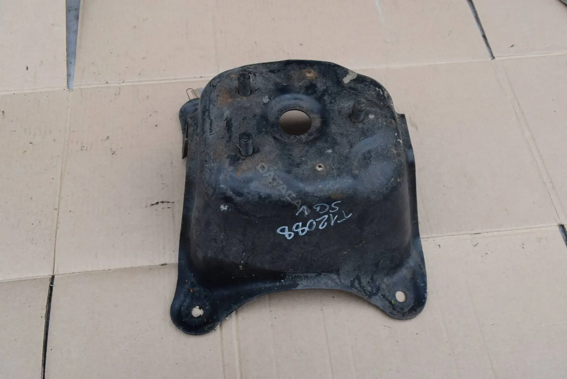 Крепление запаски T12088-1181-1