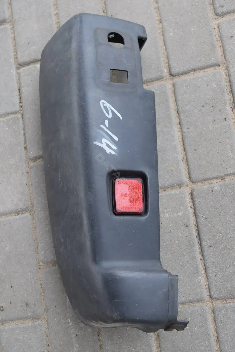 Клык бампера 1305762070