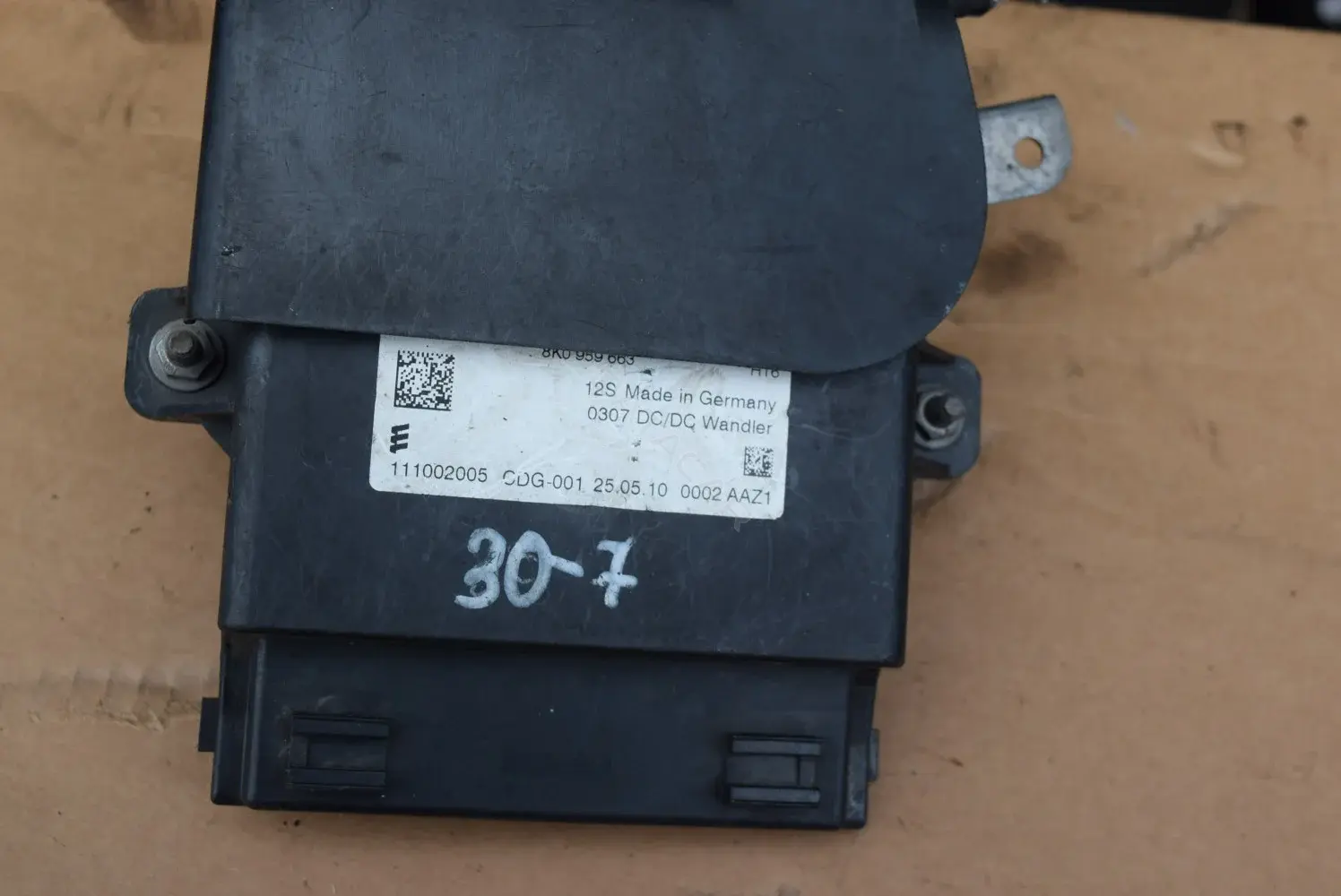 Регулятор напряжения 8K0959663
