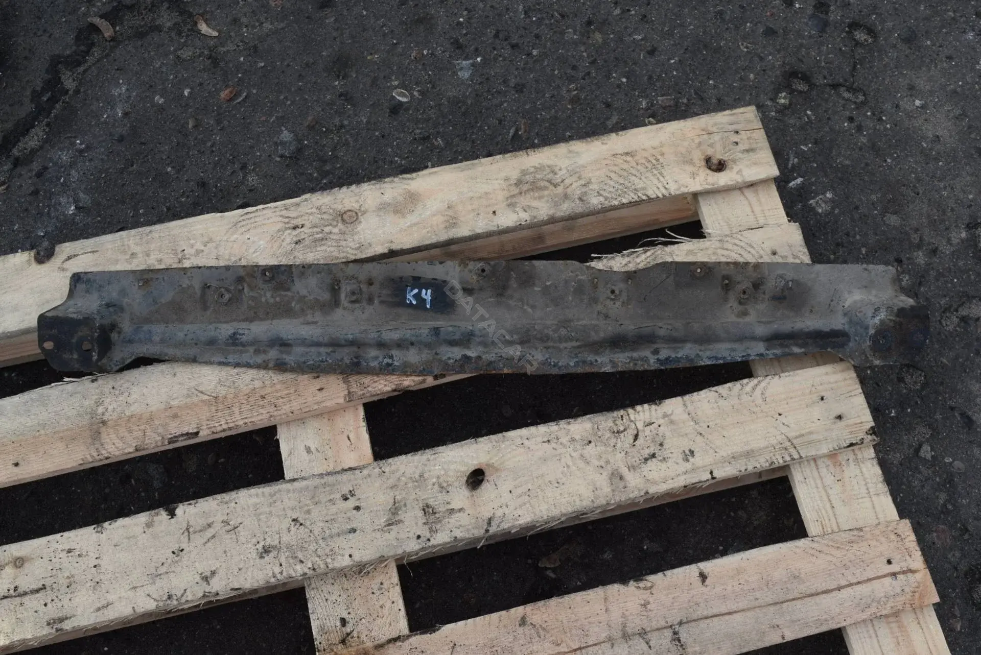 Балка под радиатор 7L0805549A
