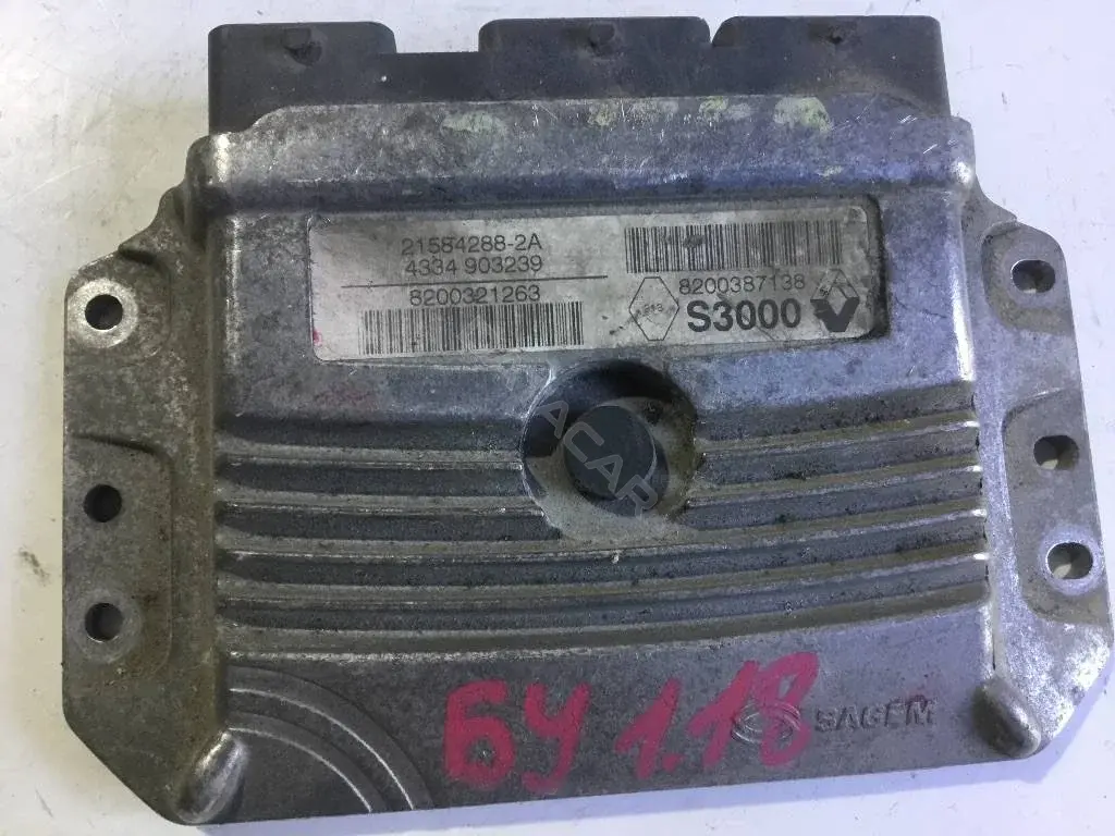 Блок управления двигателем 8200387138