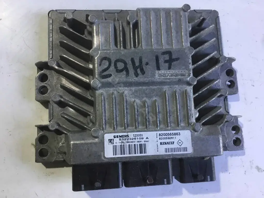 Блок управления двигателем 8200565863, 8200592611