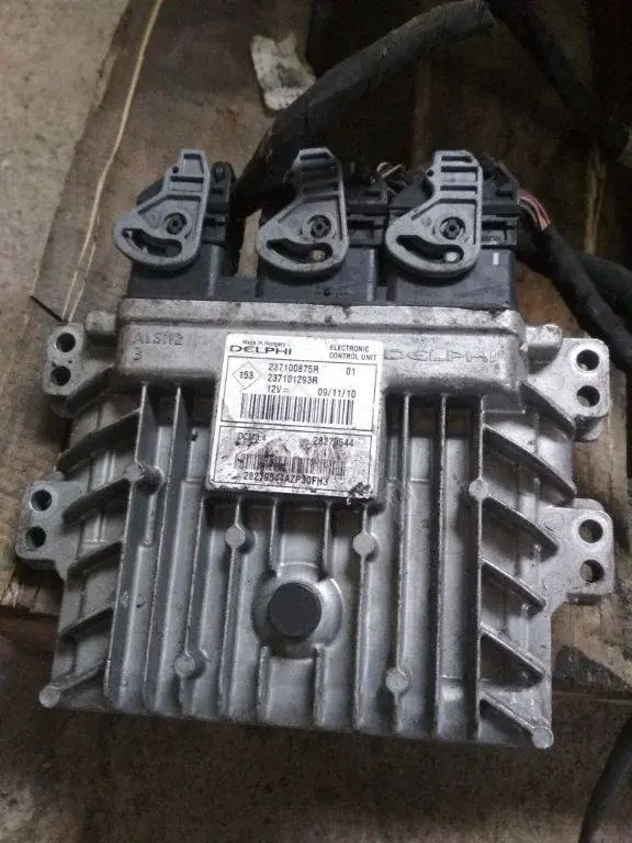Блок управления двигателем 237100875R, 237101293R