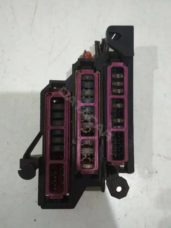 Блок предохранителей 8K0941824B