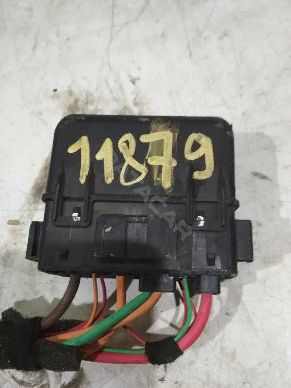 Блок предохранителей 4433991