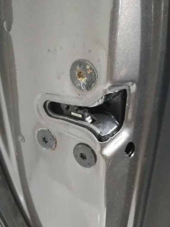 Замок двери 825010001R