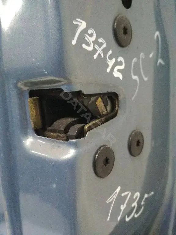 Замок двери 4434957