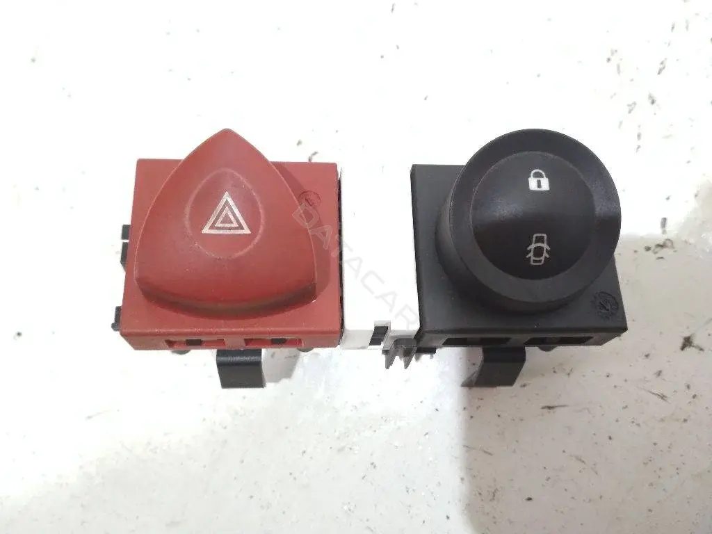 Кнопка аварийки 8200095493, DELPHI