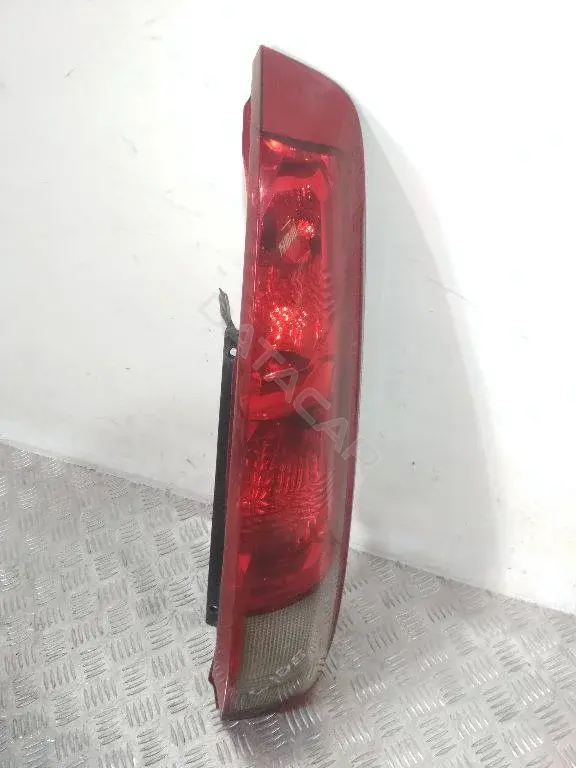 Задние фонари B46R