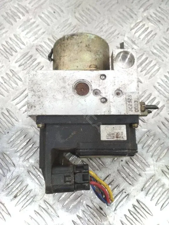 Блок управления АБС 47600AR005, TD8209