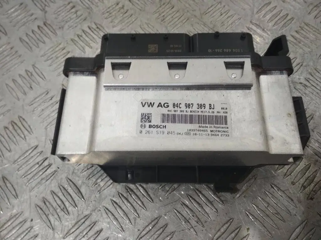 Блок управления двигателем 0261S19045, 04C907309BJ