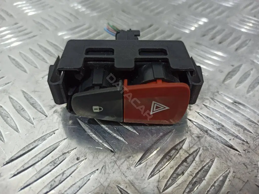 Кнопка аварийки 8200214896
