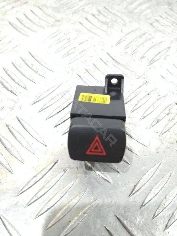 Кнопка аварийки 735424252