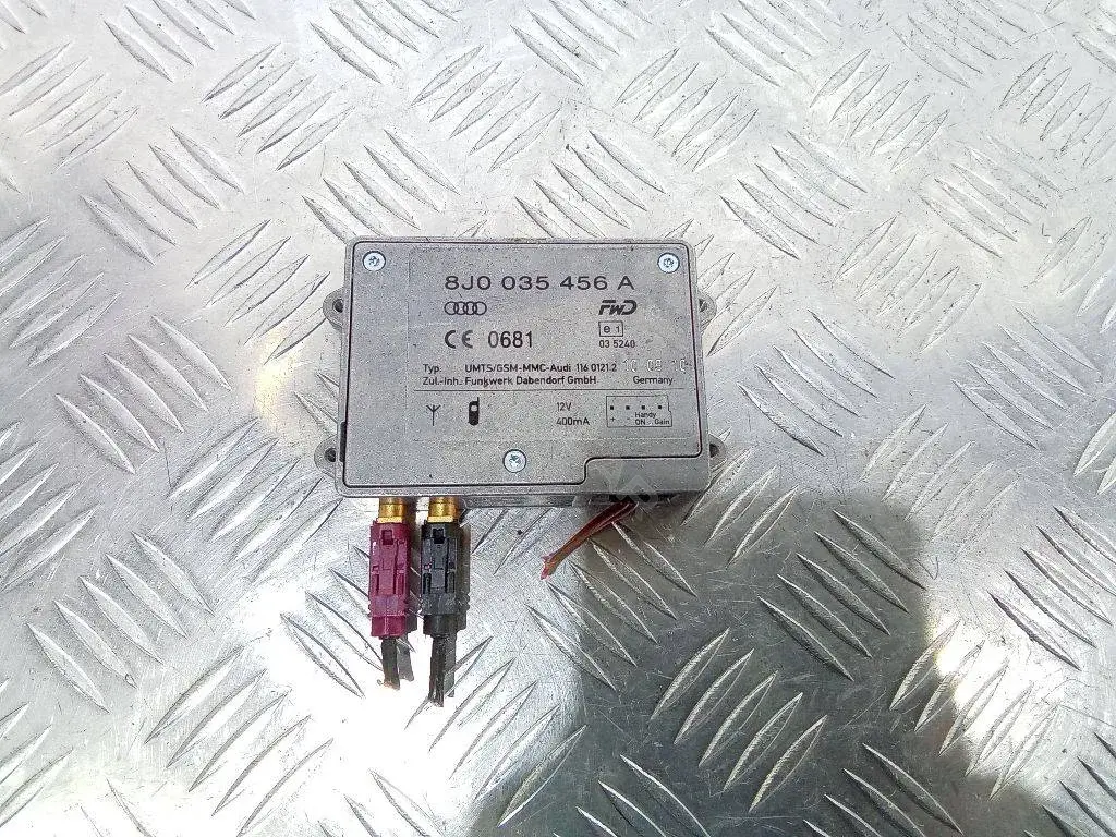 Усилитель антенны 8J0035456A