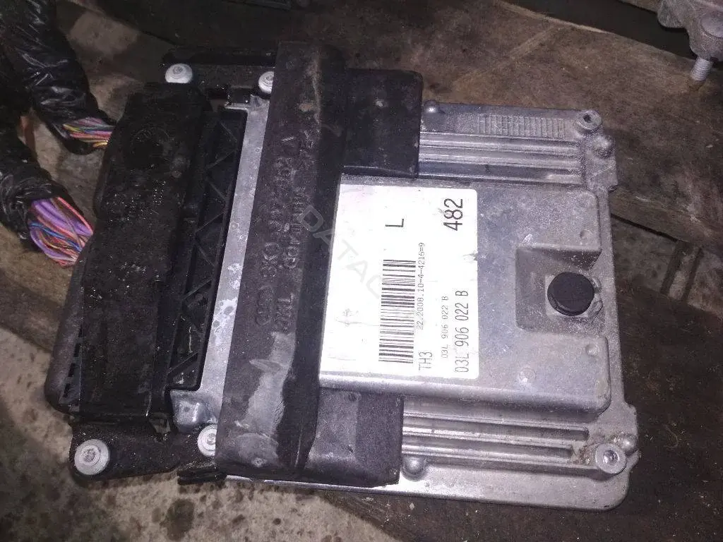 Блок управления двигателем 03L906022, 03L906022B