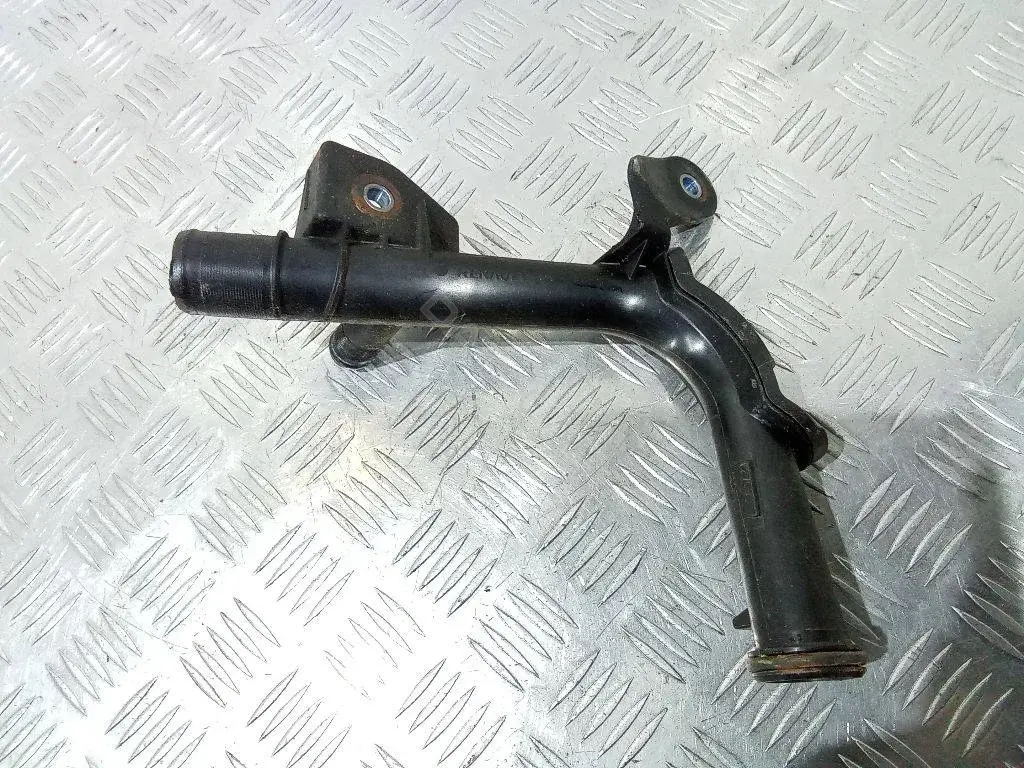 Патрубки системы охлаждения 8200408549