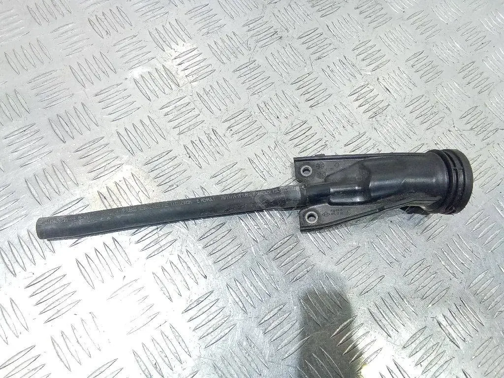 Маслозаливная горловина 8200722806