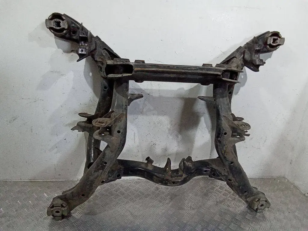 Балка подвески 7L0599303