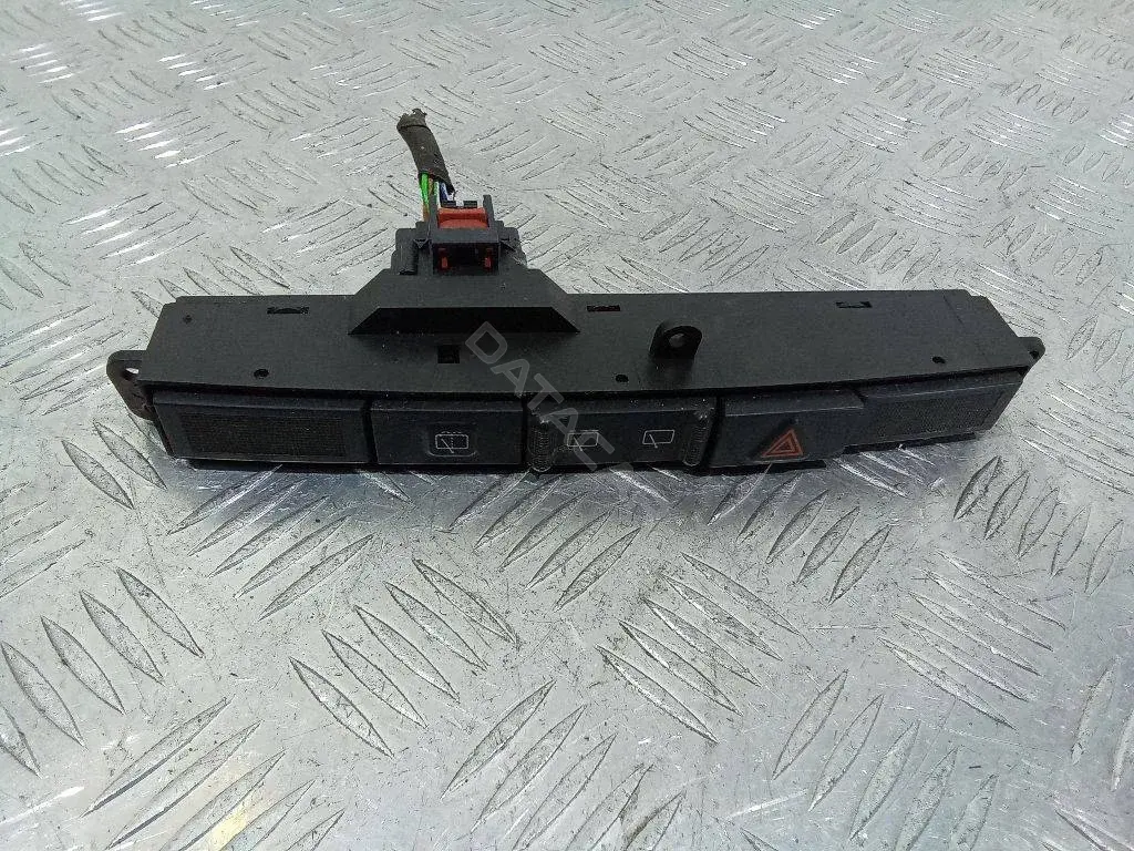 Кнопка аварийки 74677464