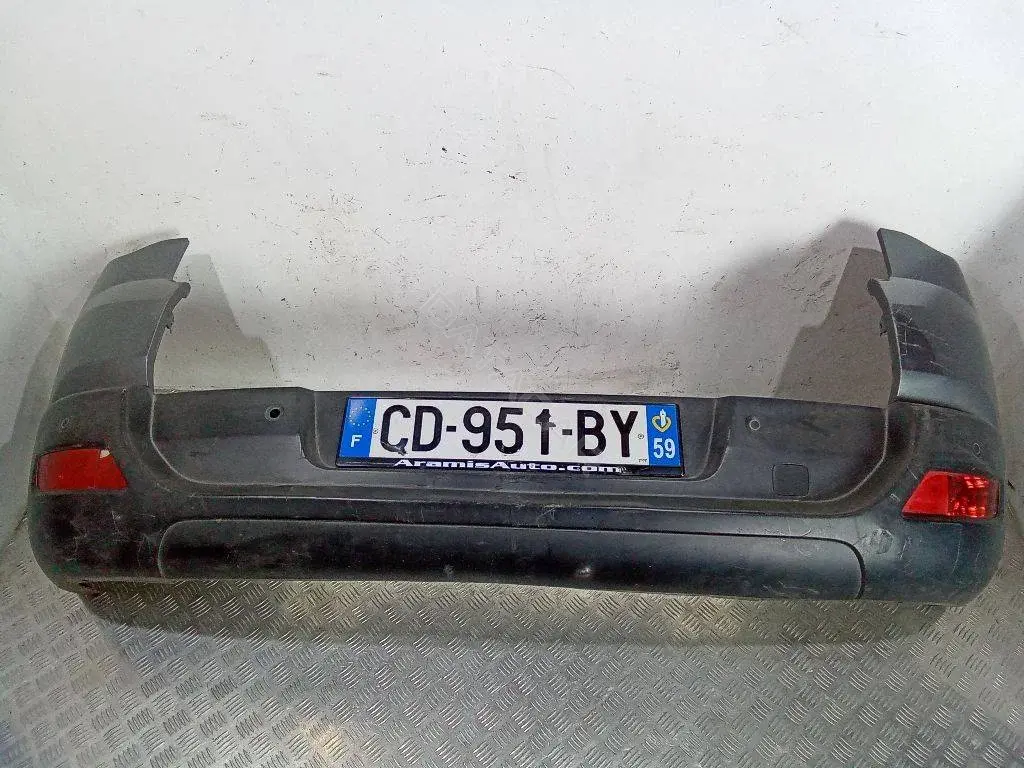 Задний бампер 9684964277