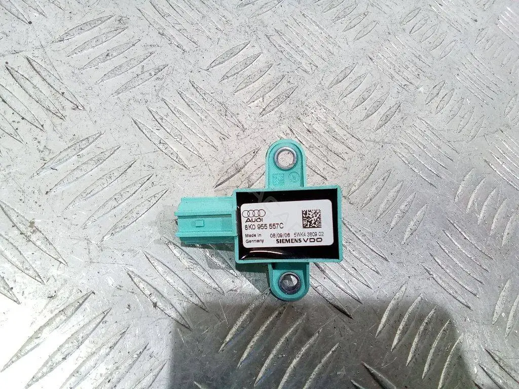 Датчик удара 8K0955557