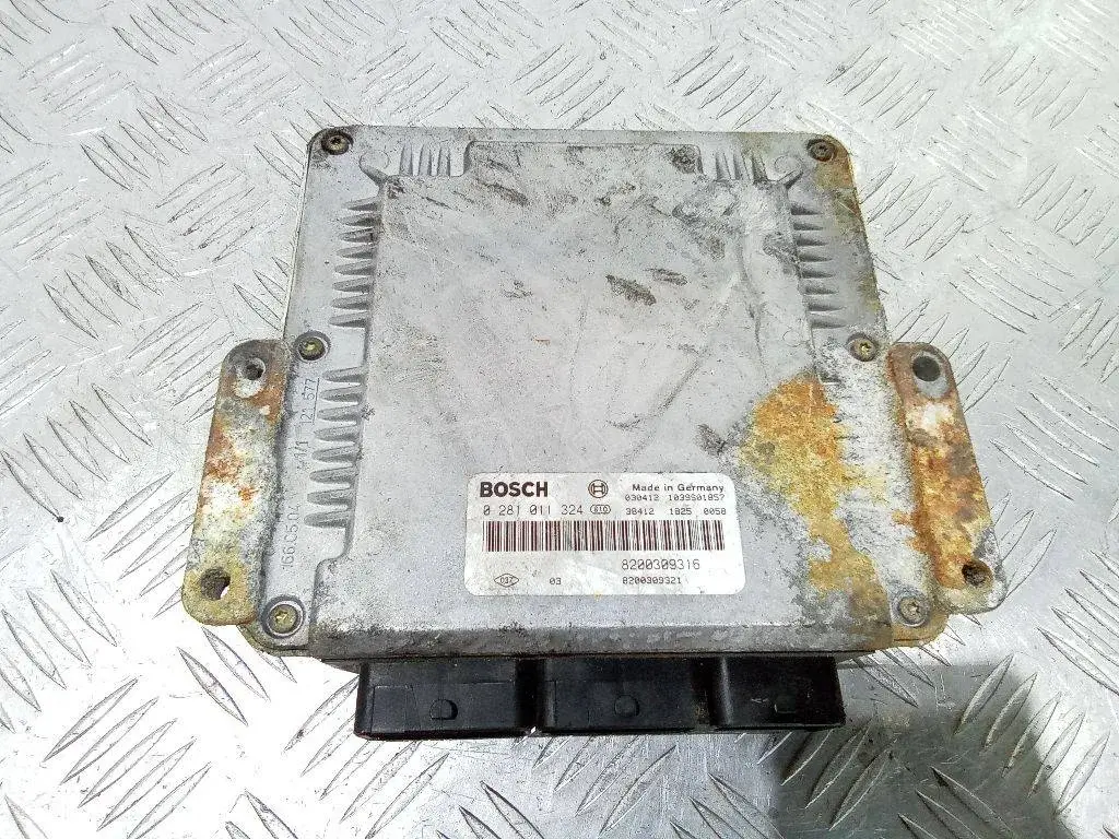 Блок управления двигателем 8200309316