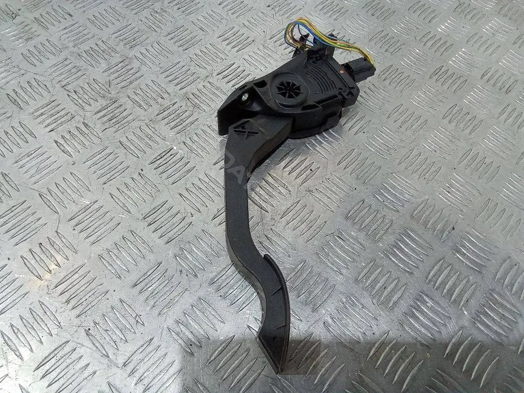 Педаль газа AV61-9F836-AB