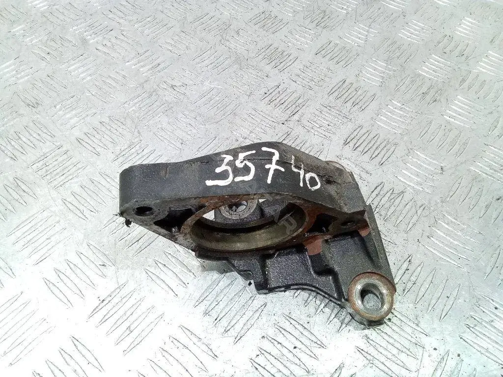 Кронштейн полуоси 186845