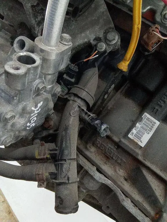 Патрубки системы охлаждения 8200562840