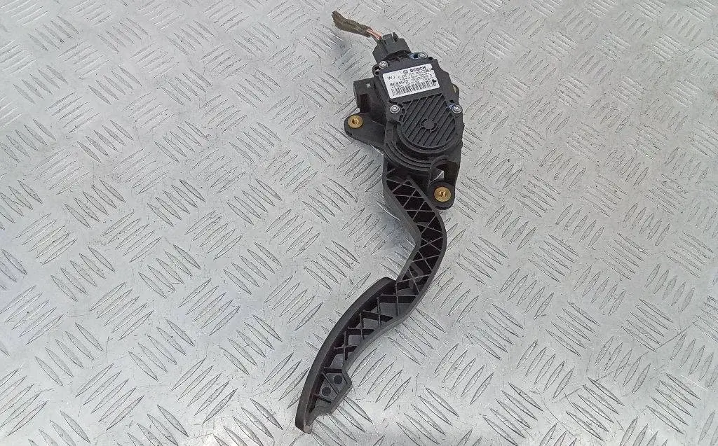 Педаль газа 180050001R