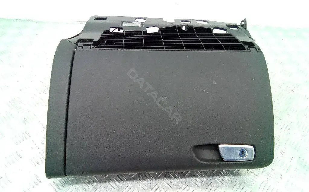 Бардачок 8K1857035