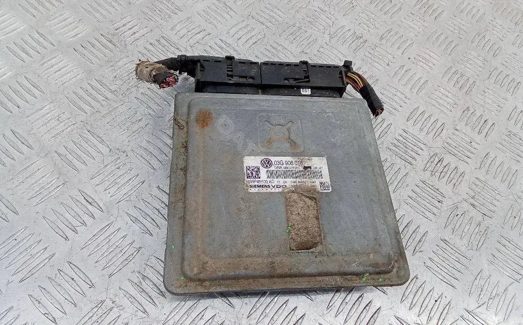 Блок управления двигателем 03G906018