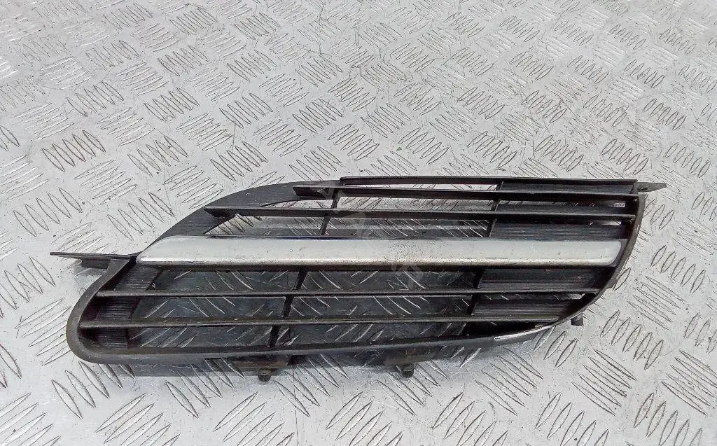 Решетка радиатора 62332BU000
