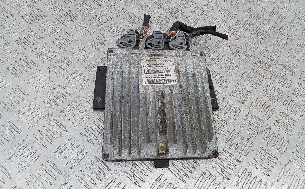 Блок управления двигателем 8200449080