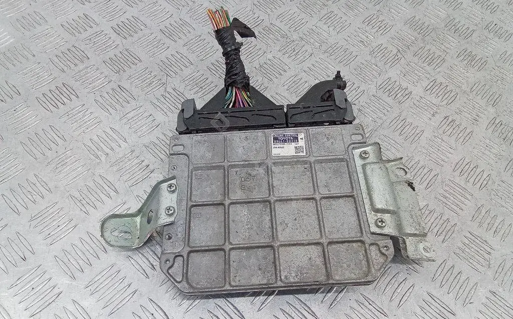 Блок управления двигателем 896610D310