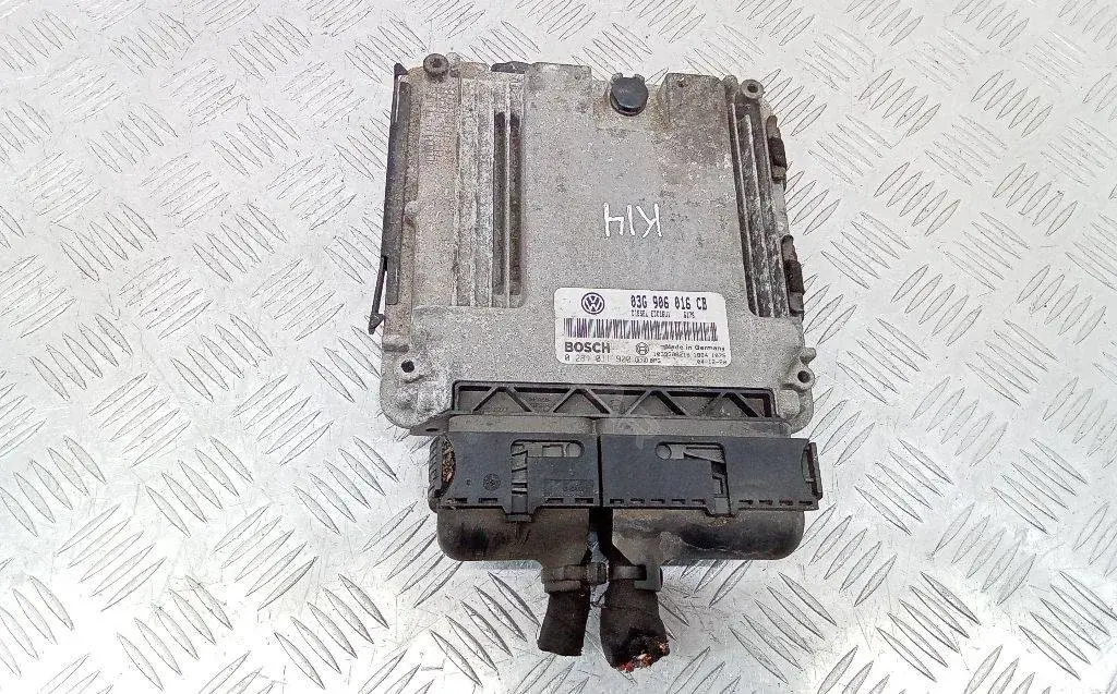 Блок управления двигателем 03G906016