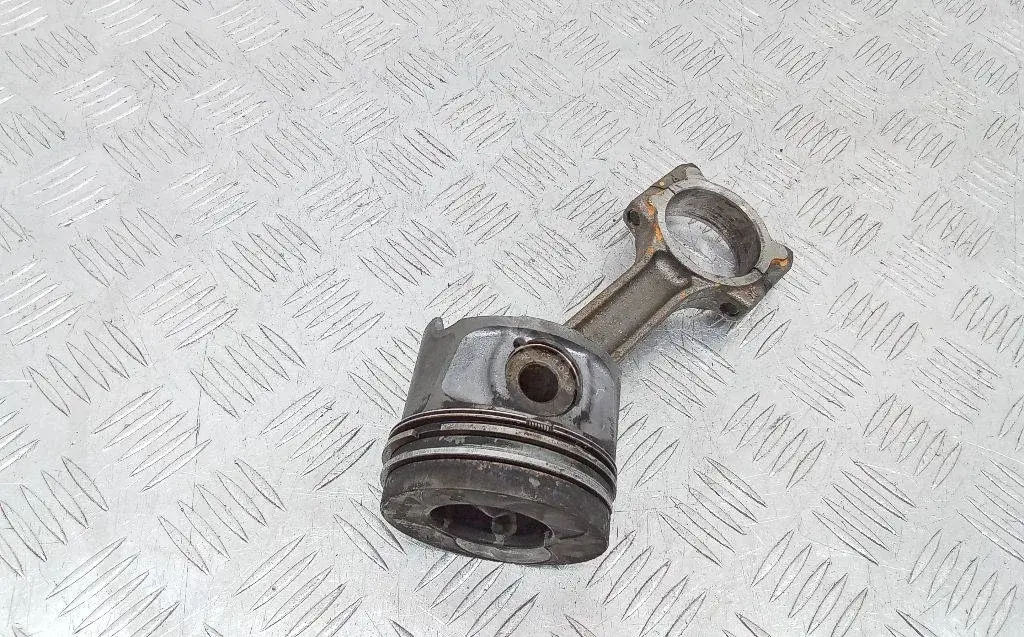 Шатун 4455658