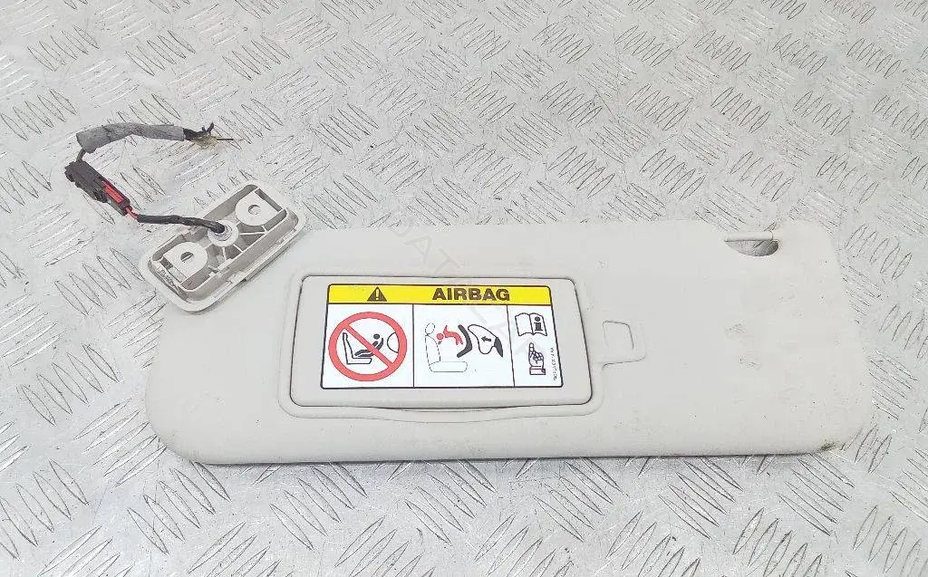 Козырек солнцезащитный GX7304101AA