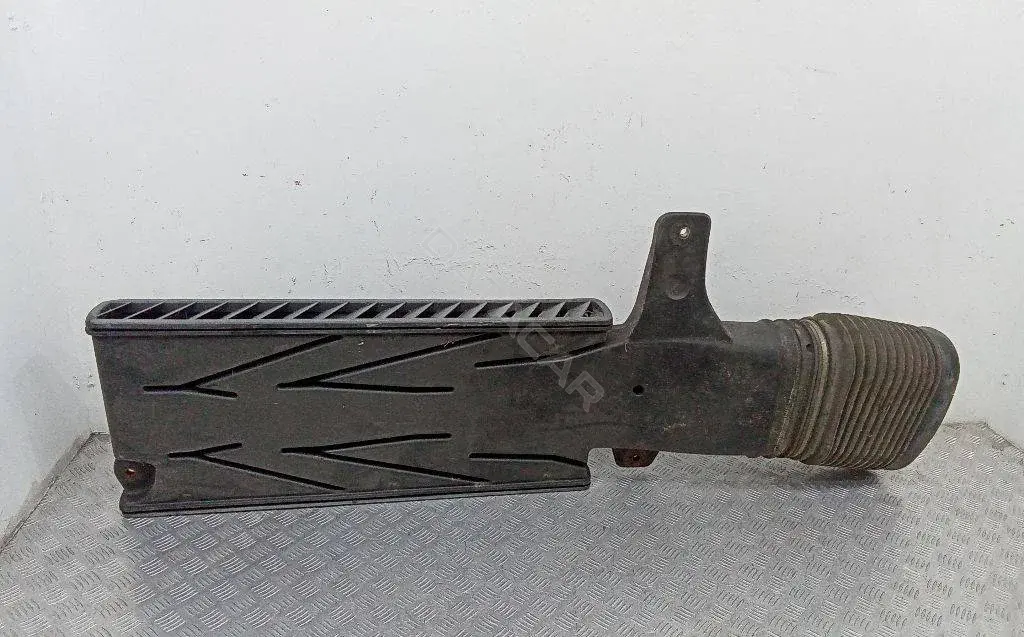 Воздухозаборник A9418304844