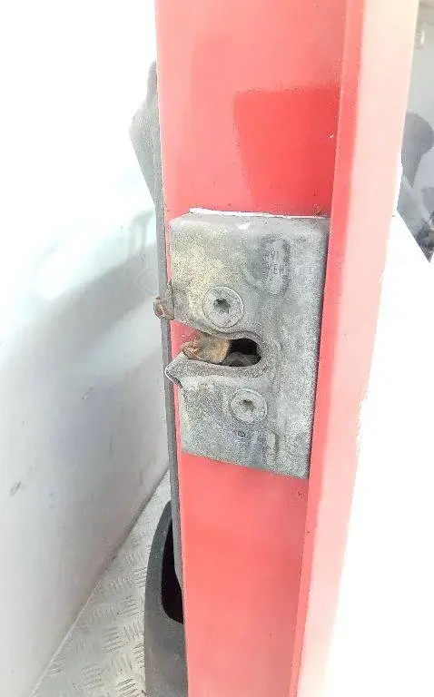Замок двери 4457102