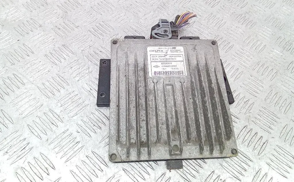 Блок управления двигателем 8200303619